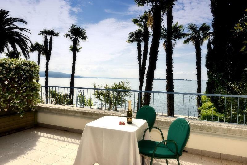 Hotel Monte Baldo E Villa Acquarone Gardone Riviera Exterior photo