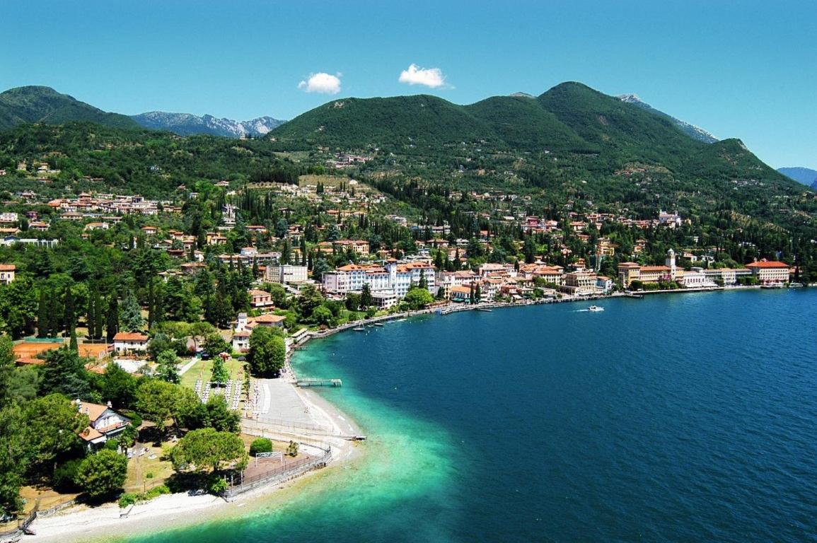 Hotel Monte Baldo E Villa Acquarone Gardone Riviera Exterior photo